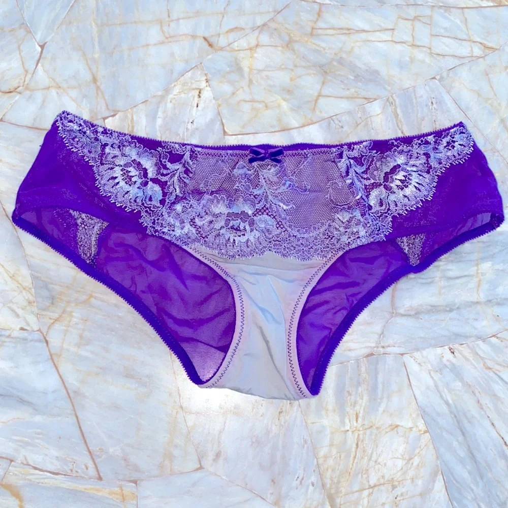 2 Pc Set: Medium Very Sexy Panty and 34B Bra BOMBSHELL Satin Lace Lilac Vintage